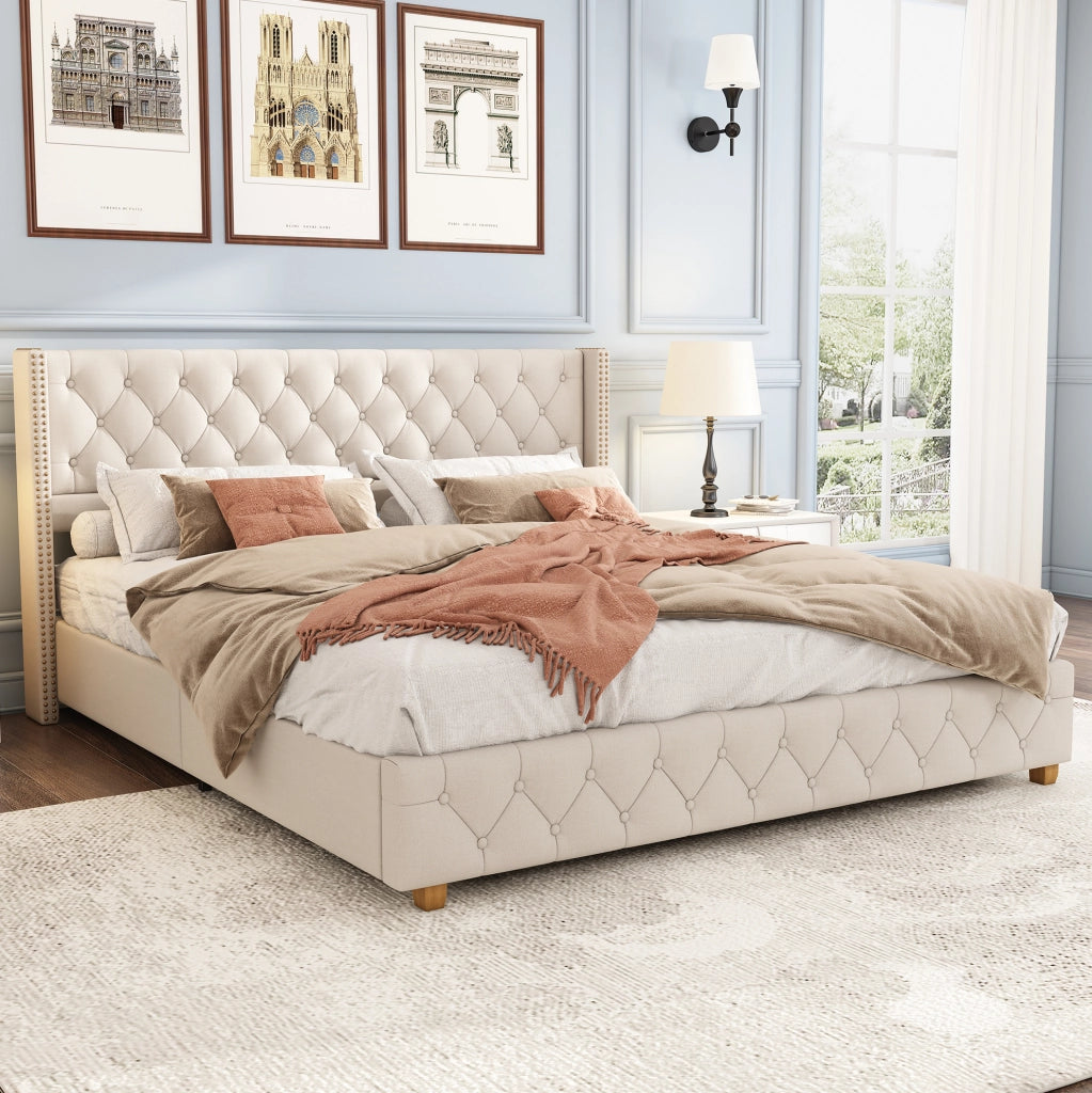 Letto matrimoniale imbottito 140x190 cm in lino; beige; con testiera capitonné e rivetti