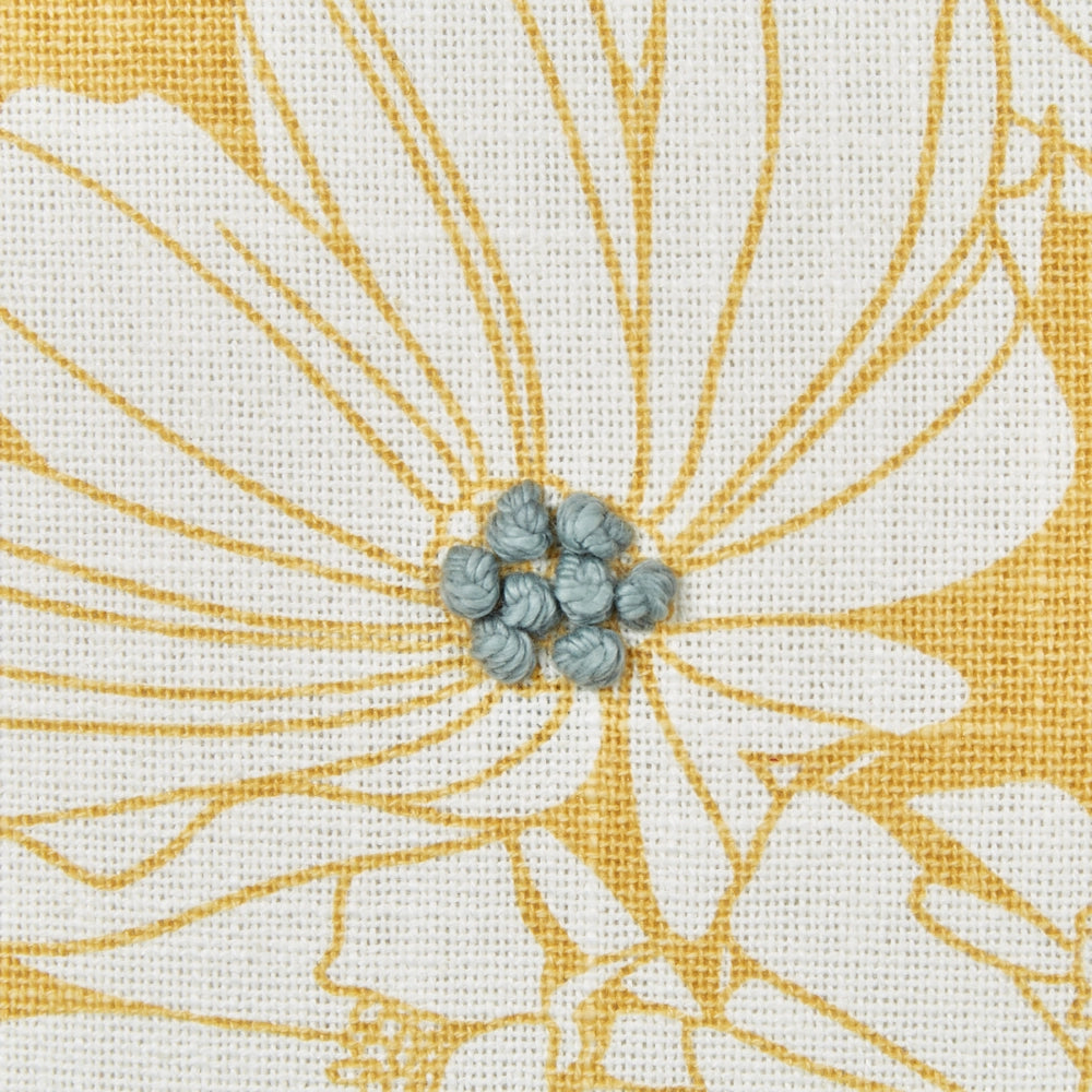 Set di 2 cuscini in cotone ricamato con motivi floreali gialli 45 x 45 cm salotto camera da letto