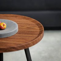 Set 2 Tavolini da Salotto Sovrapponibili in MDF e Gambe in Metallo Colore Legno Scuro