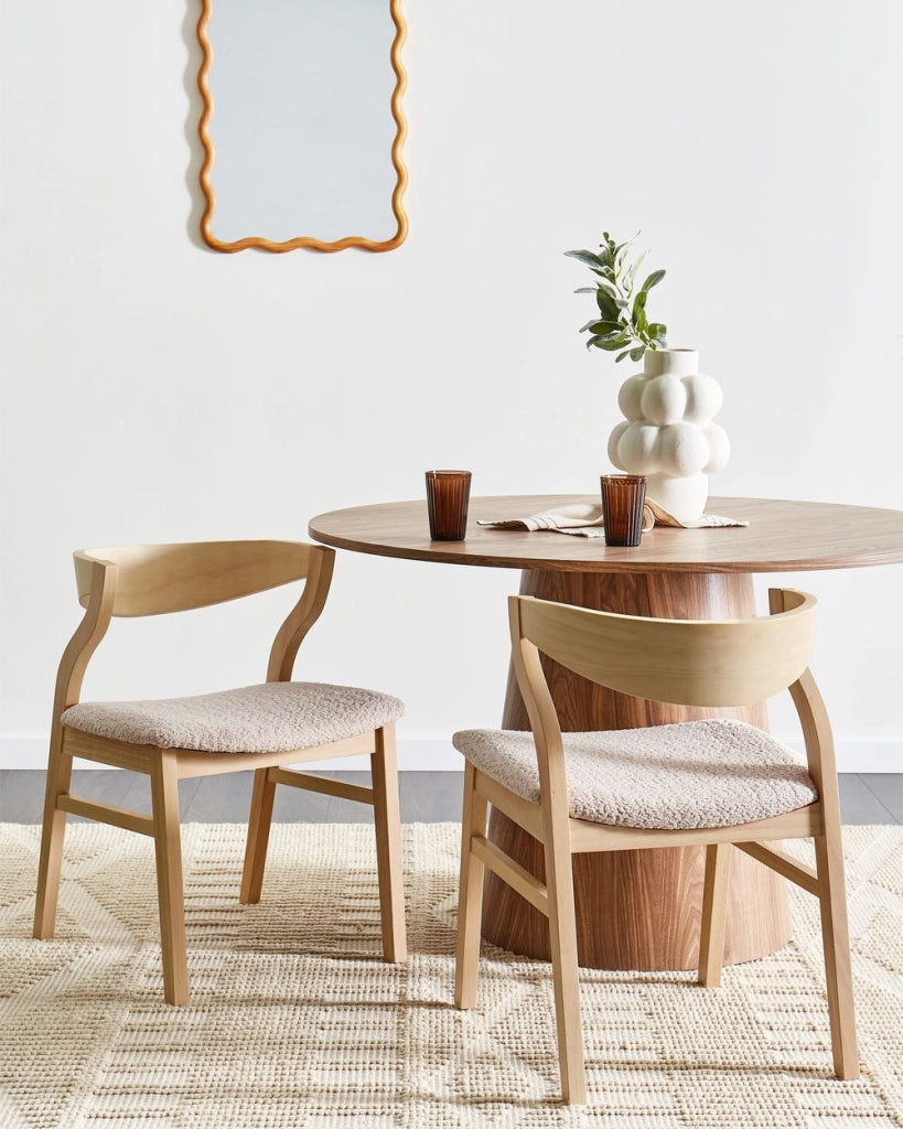 Set di 2 sedie da pranzo in legno chiaro e compensato beige in tessuto boucle di poliestere Gambe in legno di gomma Stile tradizionale retrò