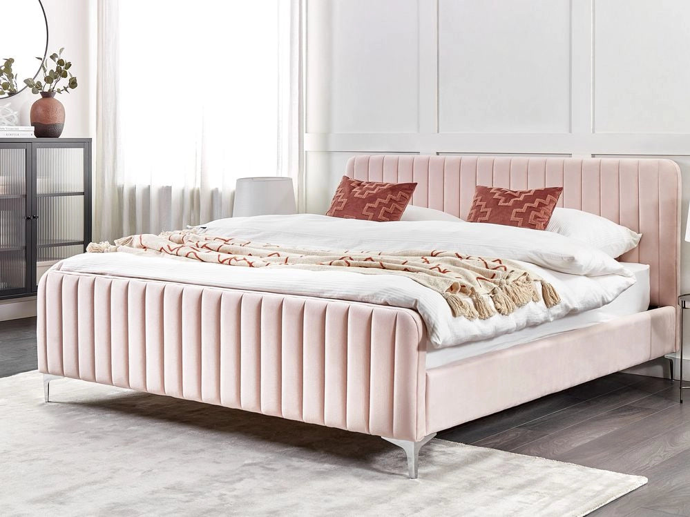 Letto in velluto rosa pastello 180 x 200 cm trapuntato testiera gambe in metallo design moderno