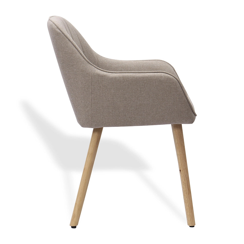 Sedie da pranzo moderne con braccioli - Xylo - Tessuto e gambe in legno (beige chiaro/marrone)
