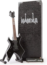 Replica di Chitarra Warlock Miniaturo - Regalo Musicale - Decorazione Artigianale - Scala 1/4 - Scatola di Presentazione Etichetta e Sostegno - Sostegno Chitarra del Musicista Mick Thomson