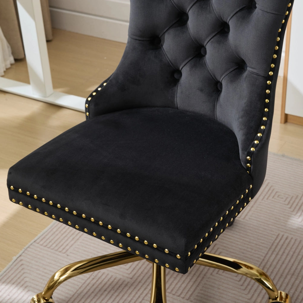 Chaise de bureau in velluto con seduta ampia, schienale capitonné e base in metallo dorato per comfort prolungato nero