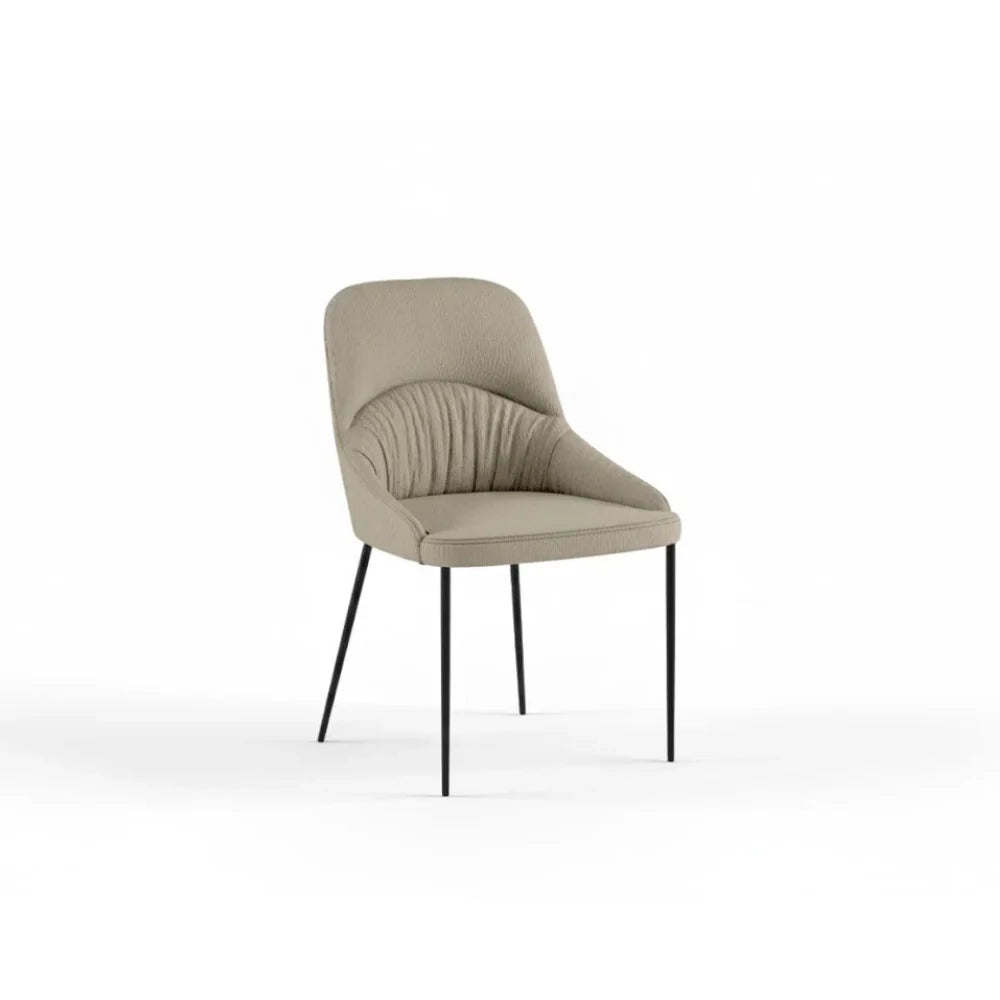 Set di 4 sedie da pranzo imbottite in tessuto beige Harmony con struttura in metallo facili da pulire | Duzzle