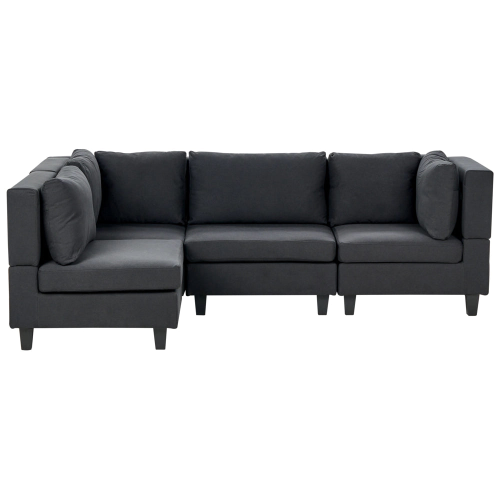 Divano componibile 4 posti imbottito in tessuto nero gambe nere schienale imbottito lato destro stile moderno