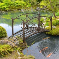 Ponticello da Giardino Vintage con Elementi Floreali, in Metallo, 99x68x53cm, Nero