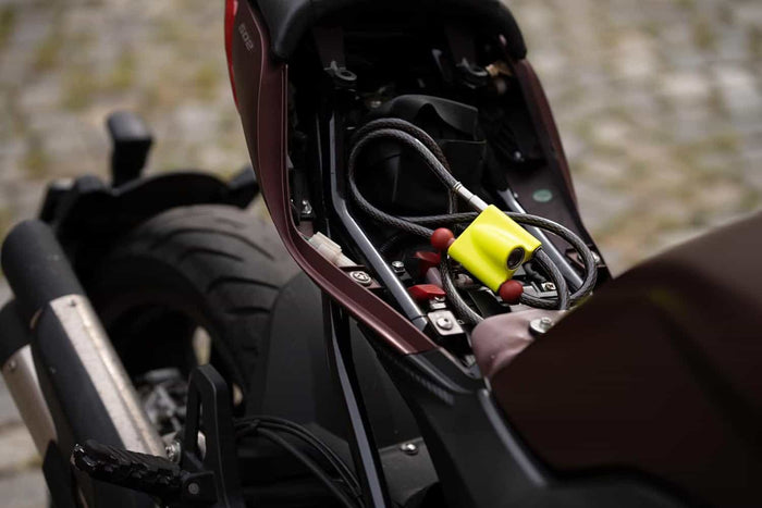 Bullock Dual Cavo Antifurto per Veicoli a Due Ruote, Chiusura Regolabile, Doppio Blocco, Adatto a Moto, Scooter e Bici