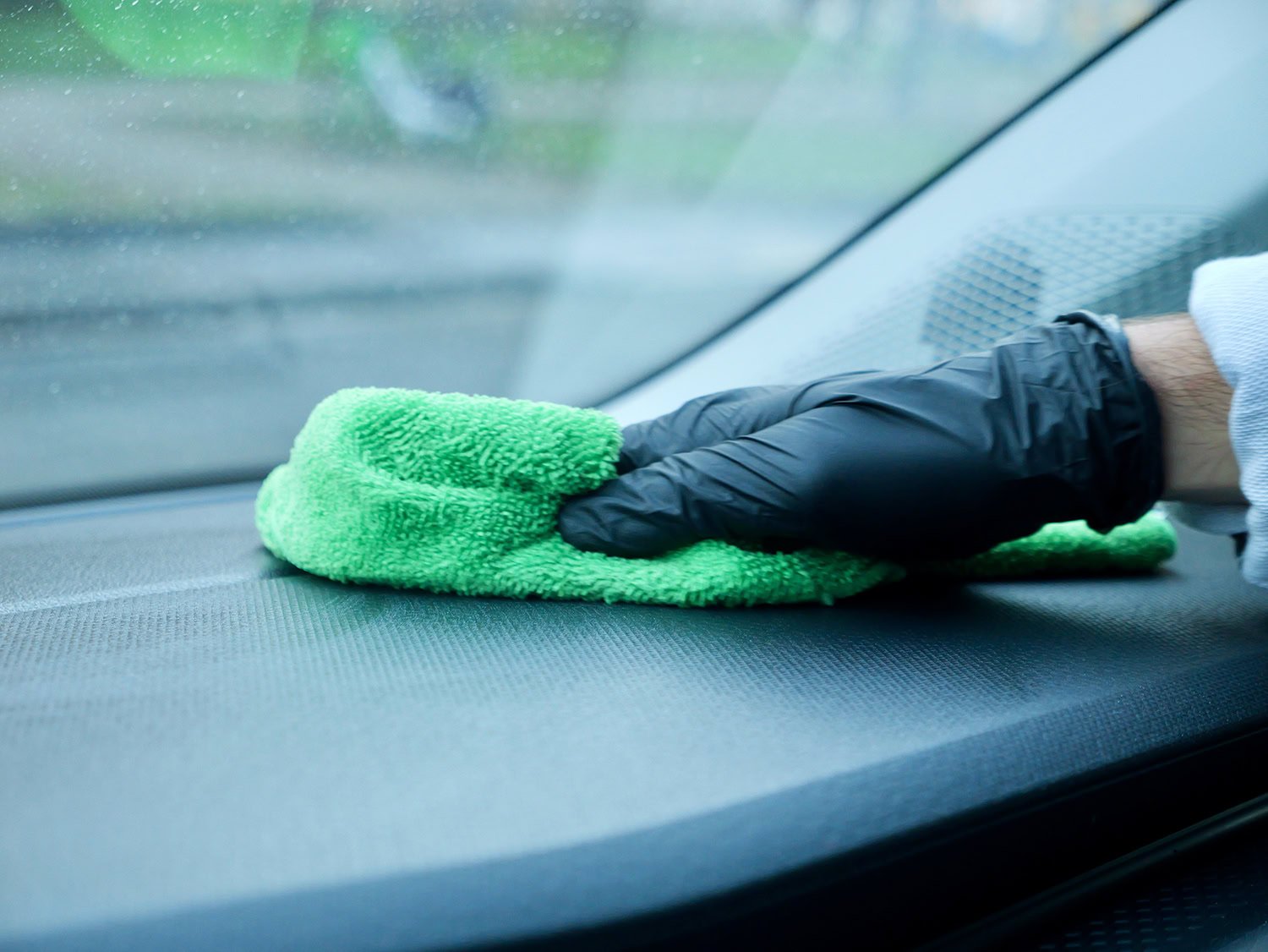 Bullock Car Care Shine&Protect Lucida Cruscotti, Protegge, Pulisce e Lucida Parti in Plastica, Effetto Antistatico, 400ml