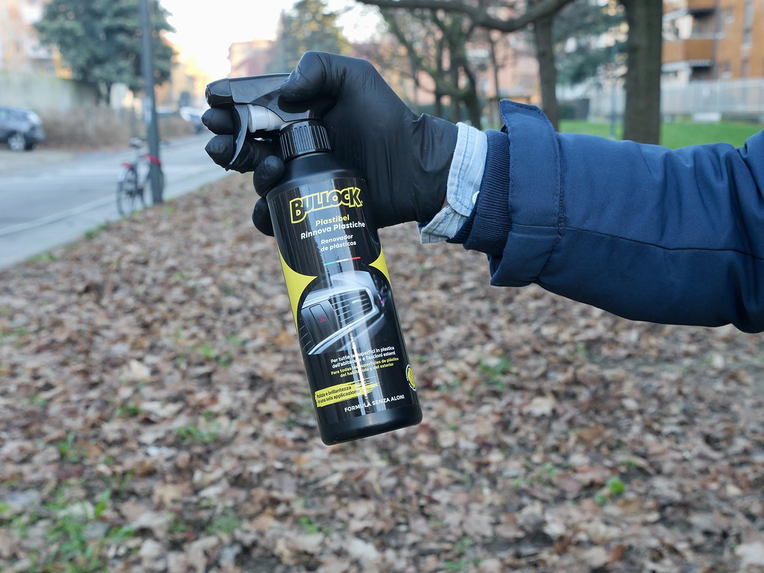 Bullock Car Care Plastibel, Rinnova e Lucida Superfici in Plastica e Gomma, Formula Antistatica Senza Aloni, per Abitacolo e Fascioni Esterni, 375ml