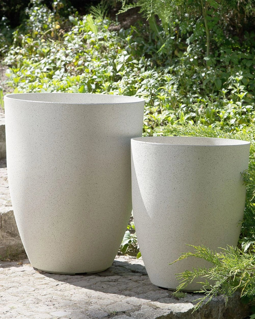 Set di 2 vasi in poliresina in fibra di vetro di colore bianco crema 35 x 35 x 42 cm interni ed esterni