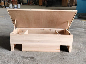 Casa del riccio in legno di pino con due ingressi