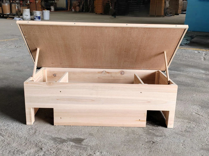 Casa del riccio in legno di pino con due ingressi