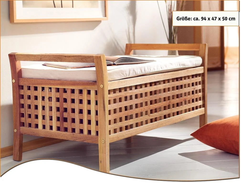 Panca in legno di noce con cuscini e spazio contenitore.