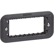 Bticino living now supporto con valva di protezione per placche modulari *** numero posti 4 moduli, confezione 1