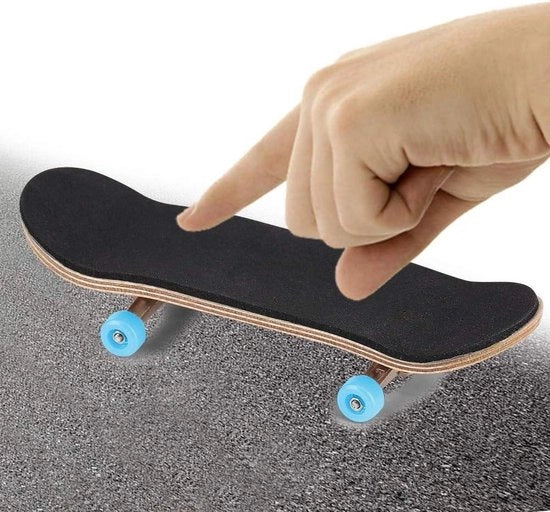Scarica Skateboard con Cassa - Struttura in Legno - Regalo - Blu Pastello - Riduci l'Impatto.
