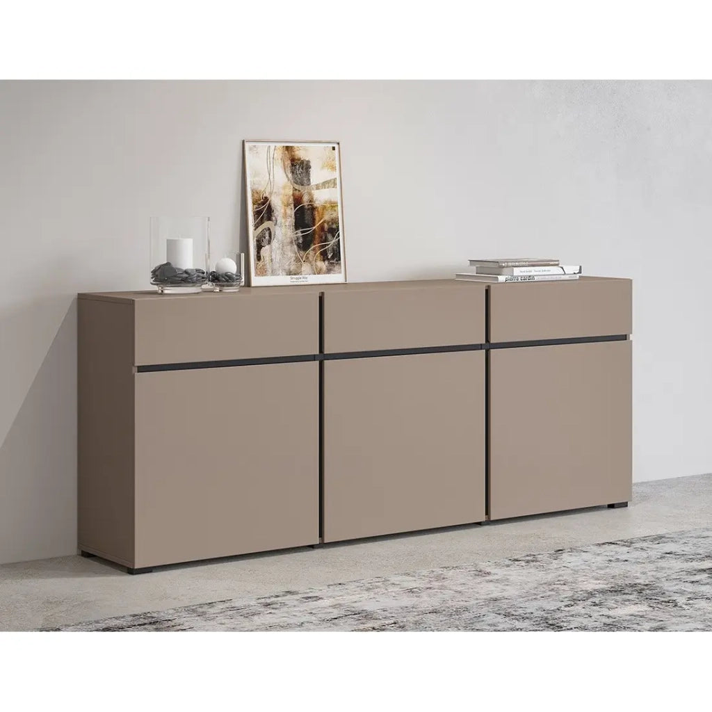 Buffet colore beige e nero 180cm collezione HAVANA. Credenza design con 3 porte e 3 cassetti.