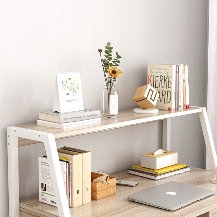 Scrivania 81x50x100 cm in finitura marrone, compatta e funzionale.