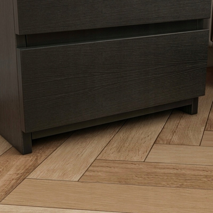 Comodino con finitura nera, con misure 40x59x32 cm, ideale per la camera da letto.