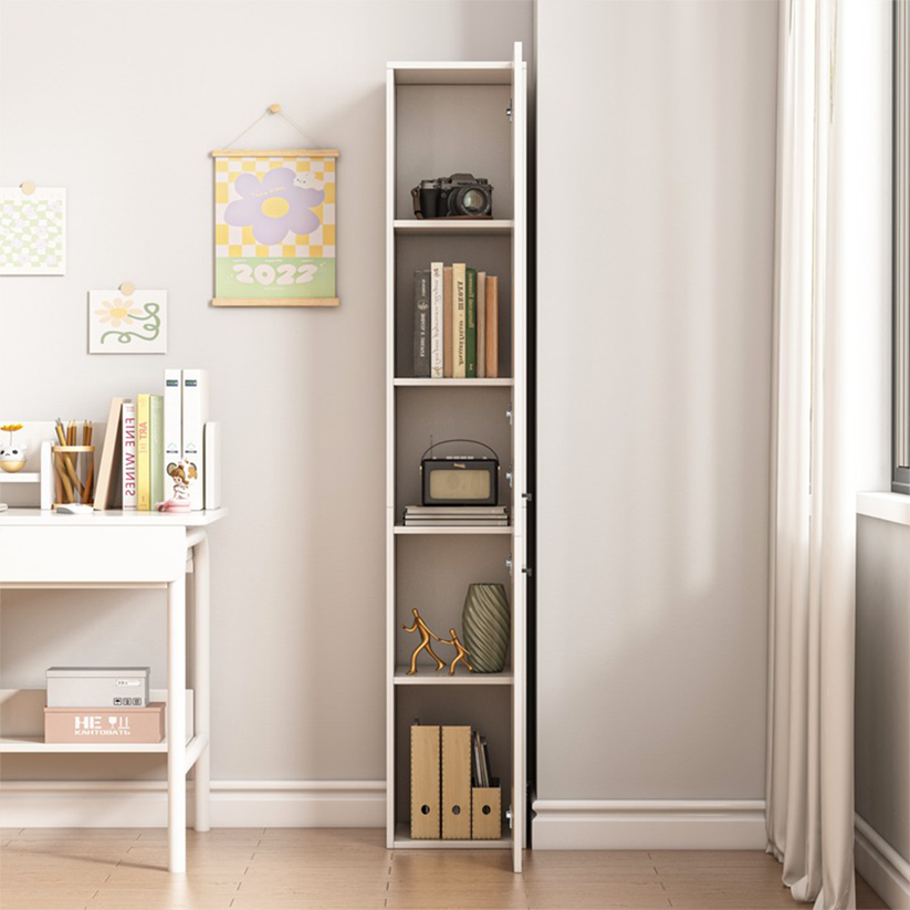 Libreria alta 174 cm, in finitura bianca, ideale per spazi ridotti.