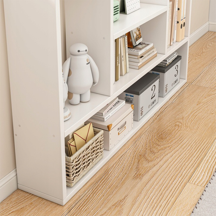 Scaffale per libri bianco, ideale per spazi ridotti, con misure 100x16x60 cm.