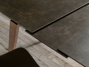 Tavolo da pranzo allungabile rettangolare marmo porcellanato e noce