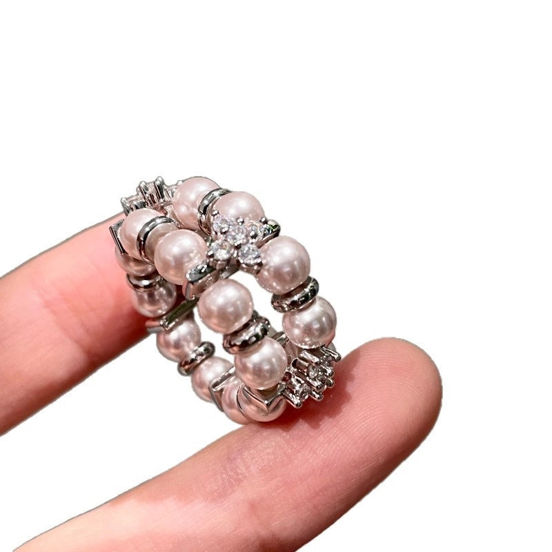 Anello con diamanti a doppio strato e perline