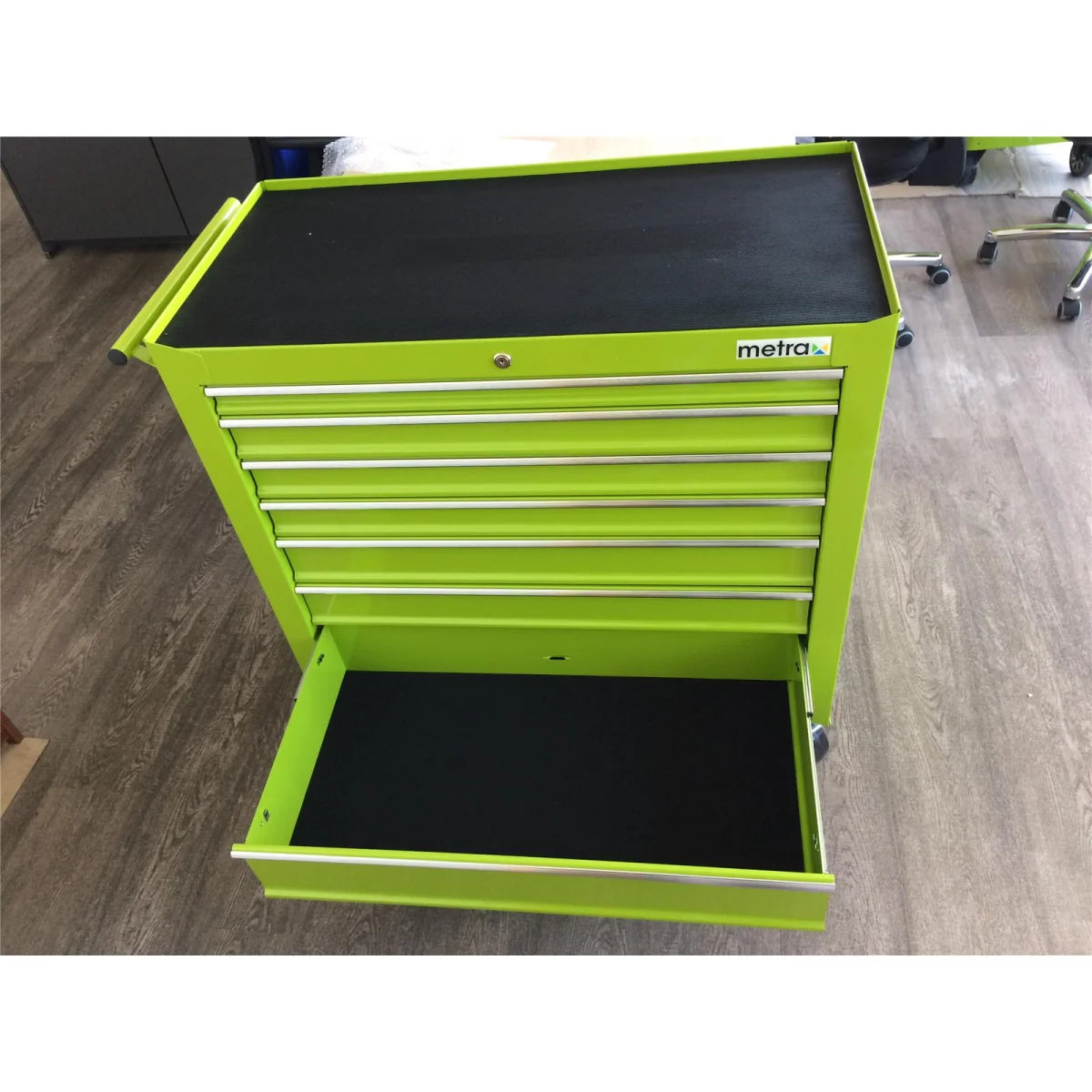 Carrello portautensili largo, 7 cassetti S47, colore verde