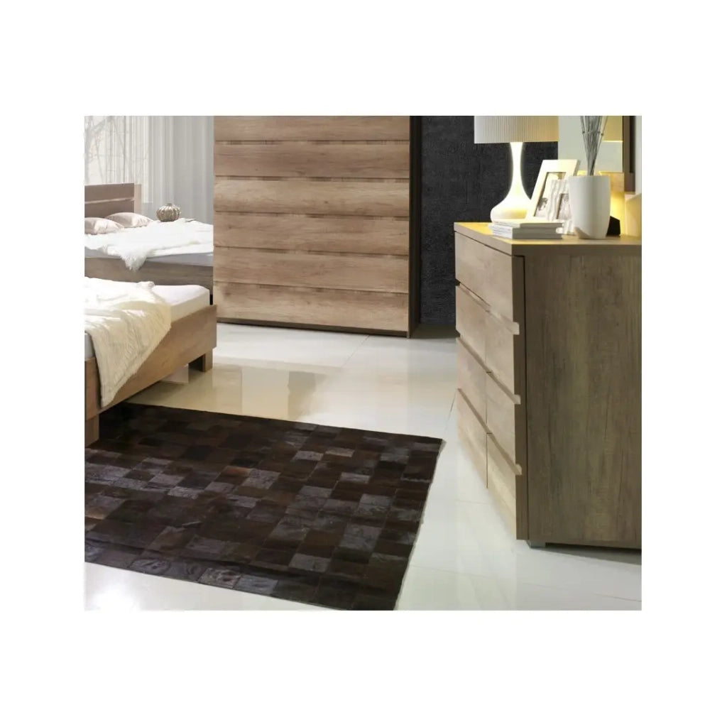 Cassettiera ROMI – 4 cassetti e 1 porta – Colore quercia dab canyon – L110 × P43,5 × H87,5 cm – Camera da letto per adulti