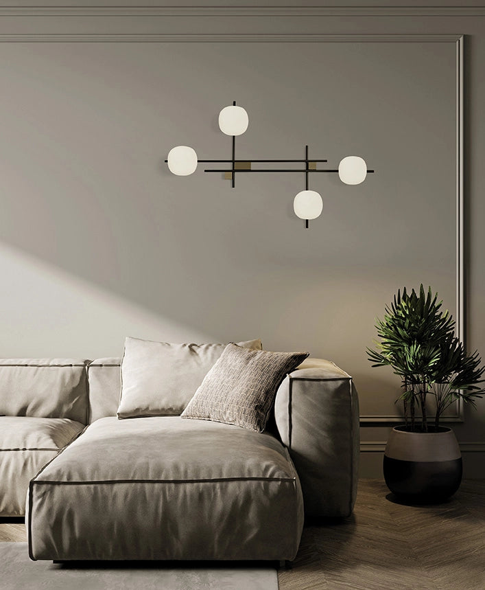 LINGOTTO APPLIQUE A PARETE 4 LUCI ARROTONDATA OPALINO STRUTTURA NERO PARTICOLARI ORO ATTACCO G9