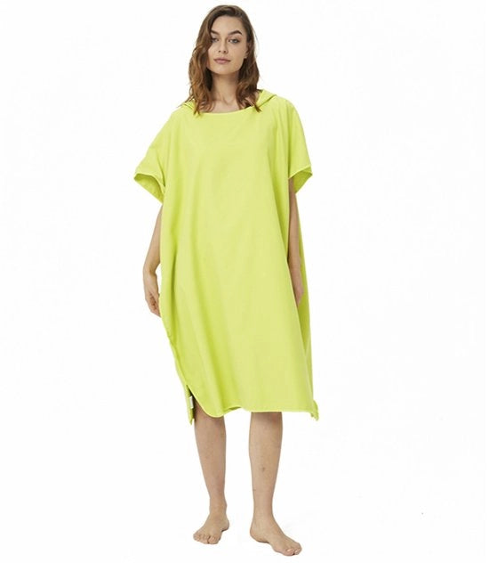 Poncho per surf, per donne, uomini, adulti e adolescenti, poncho da bagno ultraleggero e rapidamente asciugante, poncho di microfibra da utilizzare come asciugamano o come aiuto per indossare in spiaggia (Giallorosso)