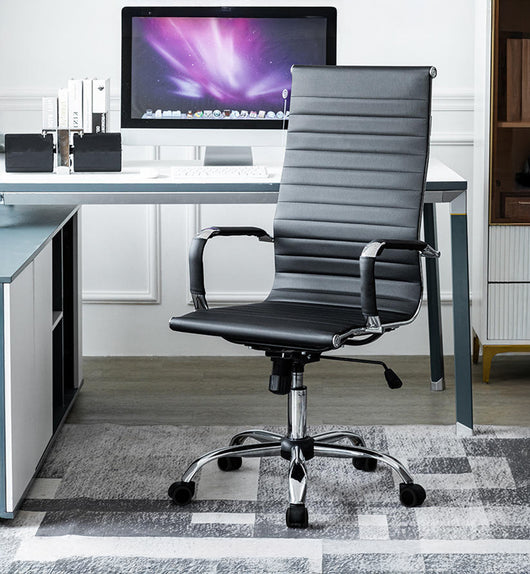 Sedia Da Ufficio Elegante Poltrona Direzionale Ergonomica Design Moderno Colore Nero Rivestimento Ecopelle Base Cromata Ruote Silenzione Seduta Scrivania Sala Riunioni Schienale Alto