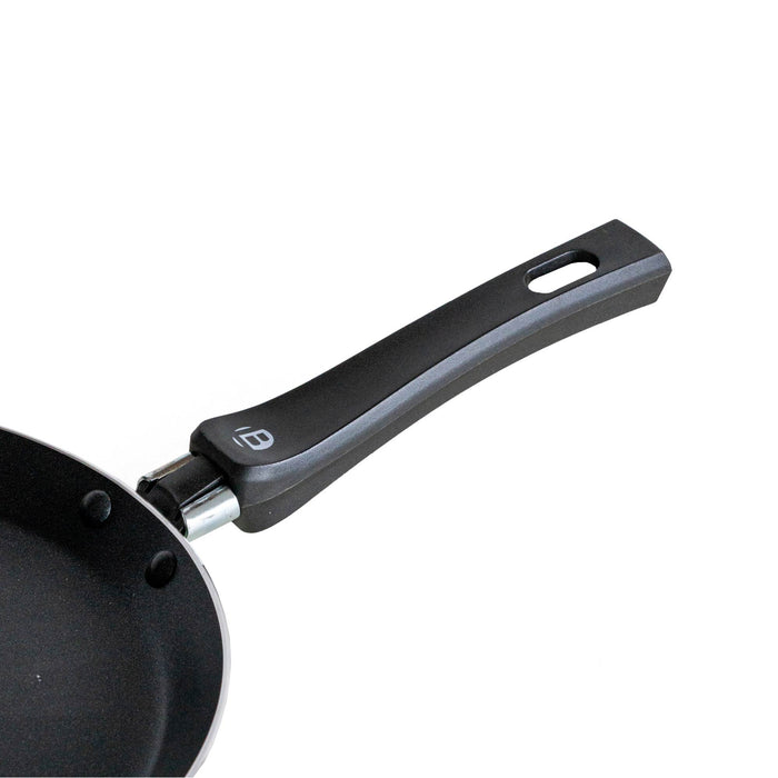 Crepiera In Alluminio 26 Cm Per Induzione Antiaderente Ideale Per Crepes Pancake Uova Tutti i Piani Cottura Gas Piastre Vetroceramica Con Distributore Di Impasti Certificata Contatto Alimentare