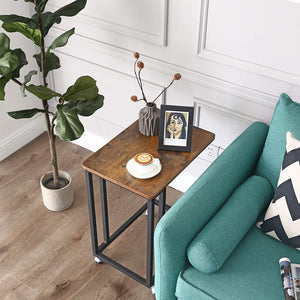 Tavolino da caffè Valora con ruote, marrone rustico, nero