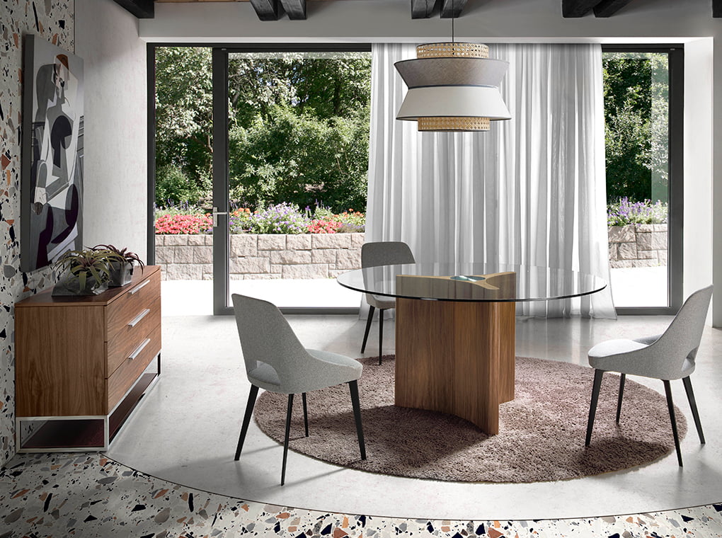 Tavolo da pranzo in legno di noce e vetro