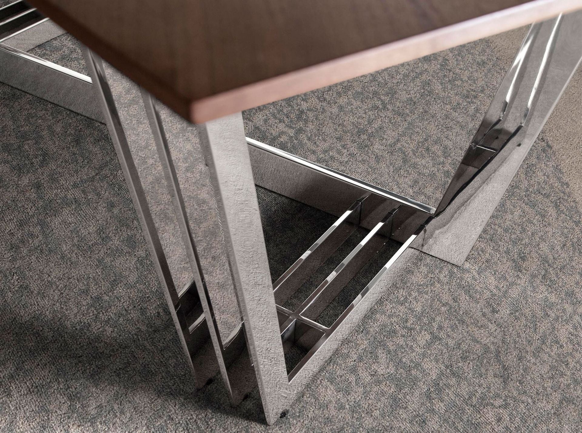 Tavolo da pranzo barile ovale noce e acciaio cromato