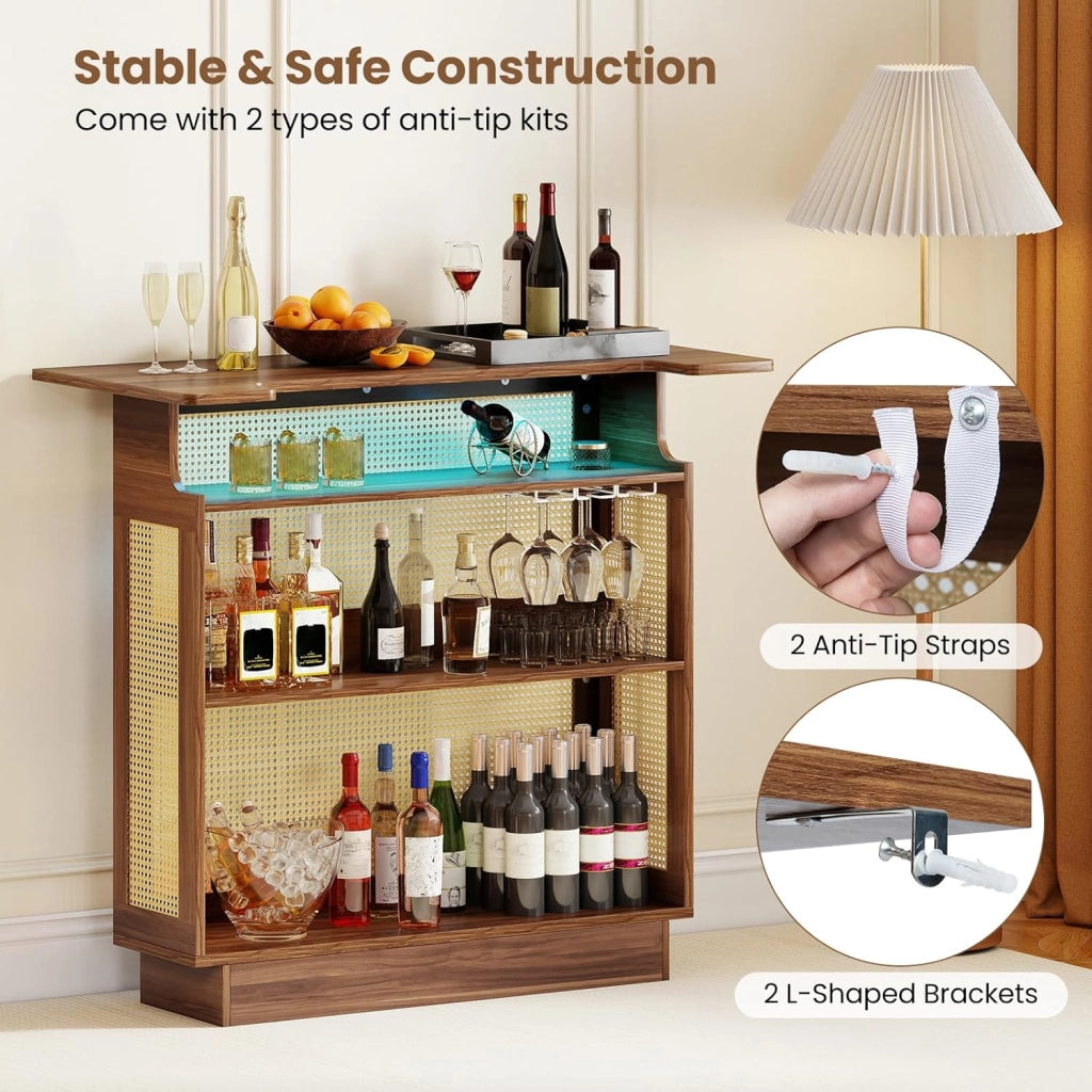 Tavolo da bar con deposito, tavolo alto da cucina con illuminazione a LED e superficie in rattan, bancone da cucina con 3 ripiani e portabicchieri, protezione antiribaltamento, 120x55x110 cm