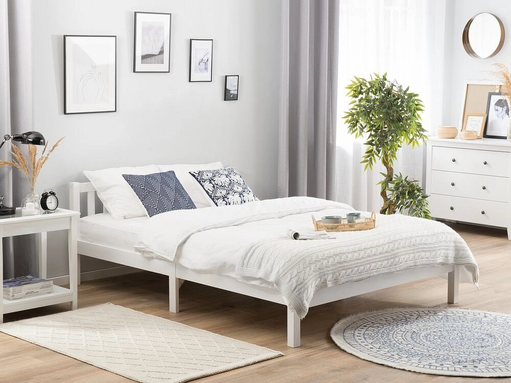 Letto in Legno di pino Bianco con Rete a Doghe Testiera Alta 160 x 200 cm