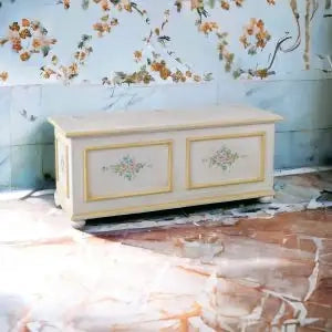 Cassapanca in legno Shabby chic mod cipolla bianco anticato decorato filo giallo