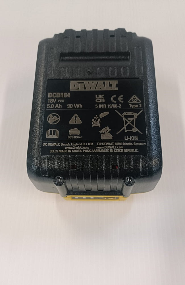 DeWalt  2 Batterie agli ioni di litio XR da 5,0 Ah, 18 V con caricatore caricabatteria DCB115 DCB184
