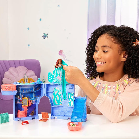 Mattel Disney La Sirenetta Set C Grotta di Ariel Playset Impilabile con Mini Bambola