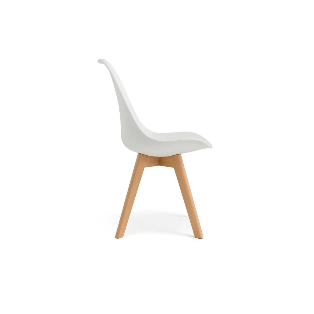 Set di 4 sedie da pranzo imbottite in polipropilene bianco Lola con struttura in legno facili da pulire | Duzzle