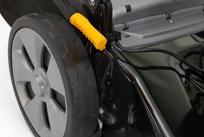 ALPINA TAGLIAERBA SEMOVENTE A BATTERIA 48 V