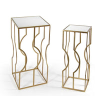 SET 2 TAVOLINI IN METALLO CON FORMA MODERAN QUADRATA IN COLORE ORO