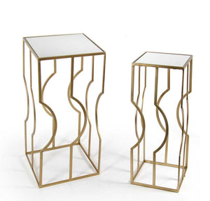 SET 2 TAVOLINI IN METALLO CON FORMA MODERAN QUADRATA IN COLORE ORO