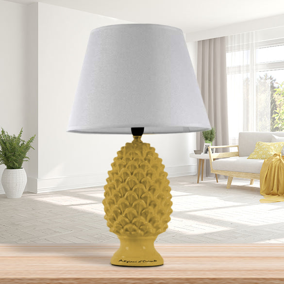 LAMPADA LUMETTO CON DESIGN A PIGNA CON BASE IN COLORE GIALLO 52 CM