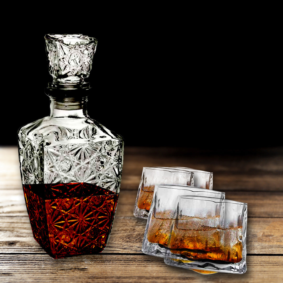 SET BOTTIGLIA DIAMOND IN VETRO DA 1 LITRO CON 4 BICCHIERI DA LIQUORE ROYAL CAPIENZA 150 ML