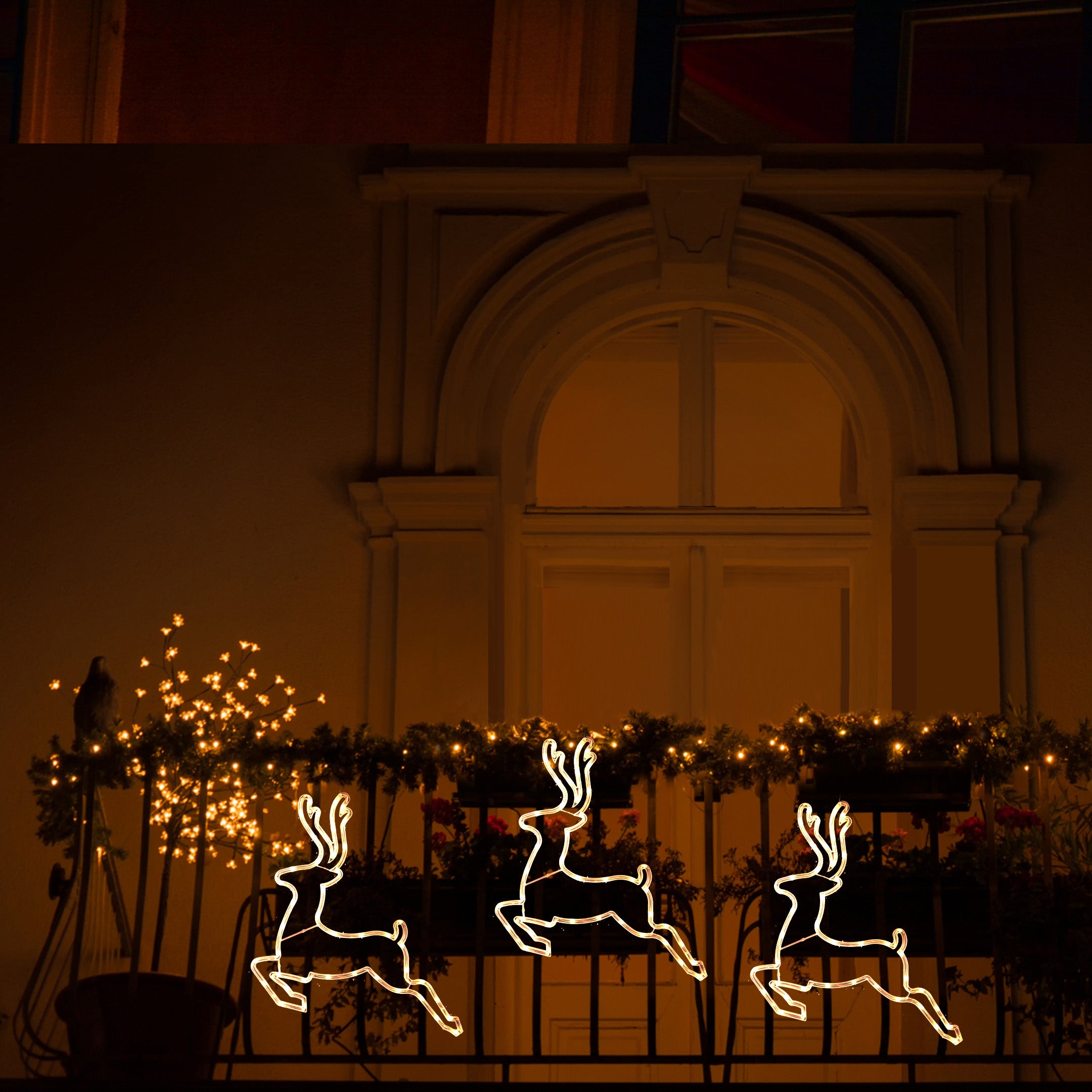 HIGH - TECH  RENNA LUMINOSA NATALIZIA DA ESTERNO CON 43 LED CM.42,5X41,5 A BATTERIA COLORE CALDO