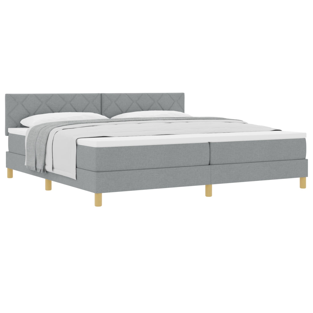 Struttura letto con materasso grigio chiaro 200x200 cm in tessuto