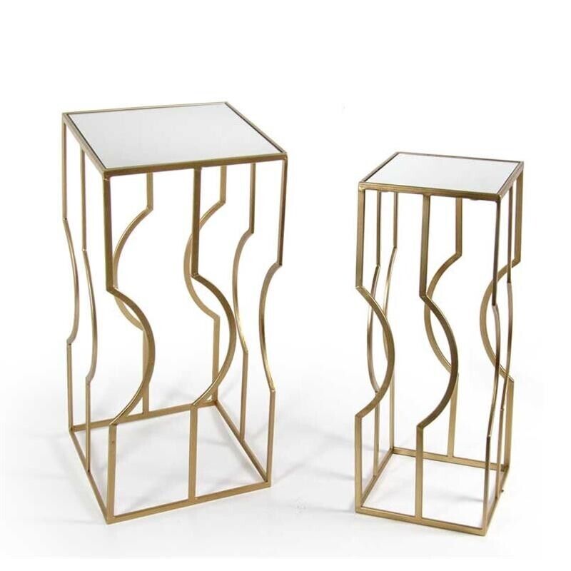 SET 2 TAVOLINI IN METALLO CON FORMA MODERAN QUADRATA IN COLORE ORO